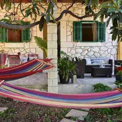 Outdoor oasis -apartment, close to center of Hvar Hotel Exterior