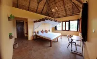 Kikonko Lodge - Pools