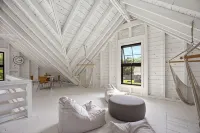 Featured in Boston Globe- fully renovated cape w/ pool & modern barn pool house - Homestays