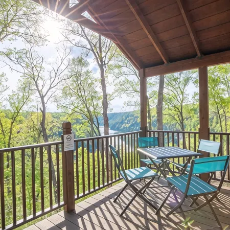 Lake View Country Cabin at Bear Bluff Retreat