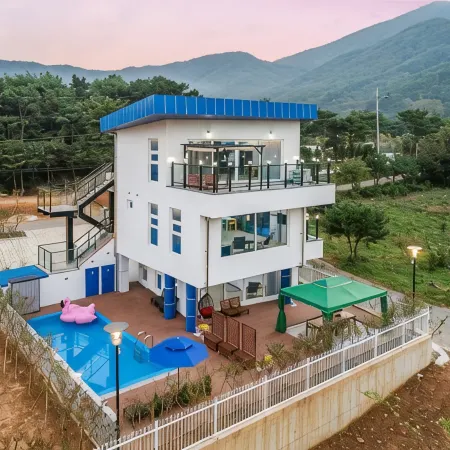 Hwasun the Holiday Castle Pension