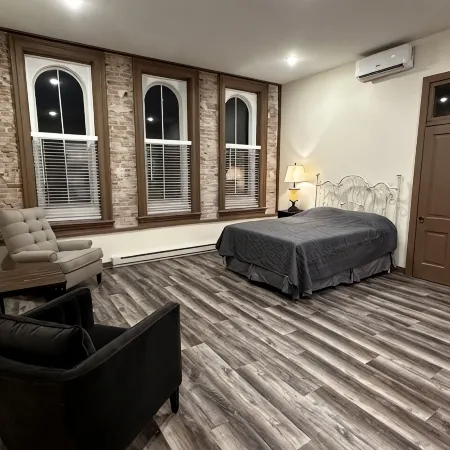 Cozy 1 bedroom apartment located in beautiful downtown New Ulm Mn.