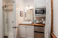 Downtown/Central Station Area Game Day Studio - Wifi
