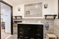 Private Apartment on tree lined 2 acre estate. Close to beaches, farms and NYC. - Wifi