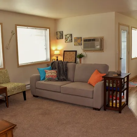 Downtown Charmer-2 bed/2 bath