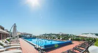 River Side Hotel - Pools