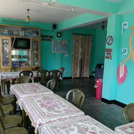 StayApart - Shruti Guest House