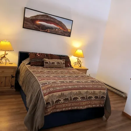 Pagosa Uptown Condo w/Queen Loft. Pet Friendly!