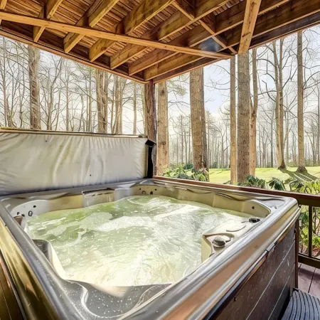 Luxury Mountain Home: Golf, HotTub, Mountains, Lake, and Trillium Club Amenities