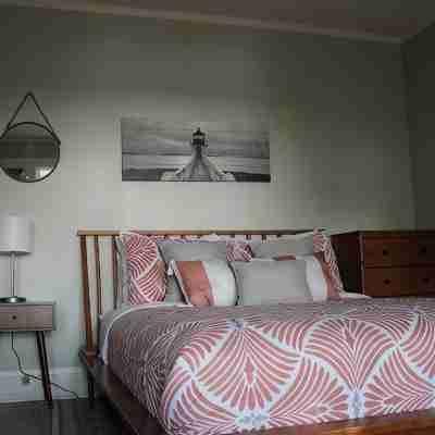 Lakeview Historic Home Guest Rave: Delicious Breakfast Rooms