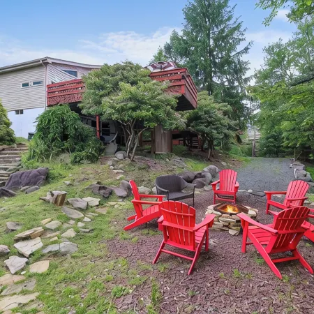 Poconos Retreat Near pools, Lakes,Water parks,Casino and all shoppings,Game room