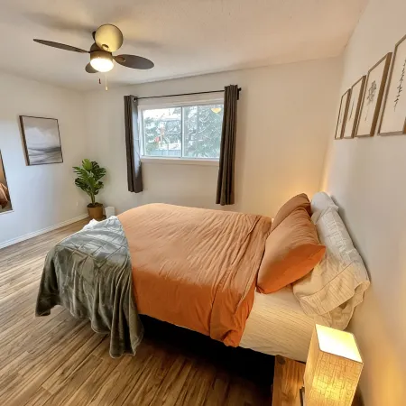 Spacious 4-BR Home near Jasper!