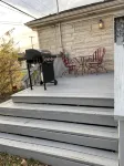 Relax, min from Louisville, Pet friendly, Entire house- fenced in backyard.