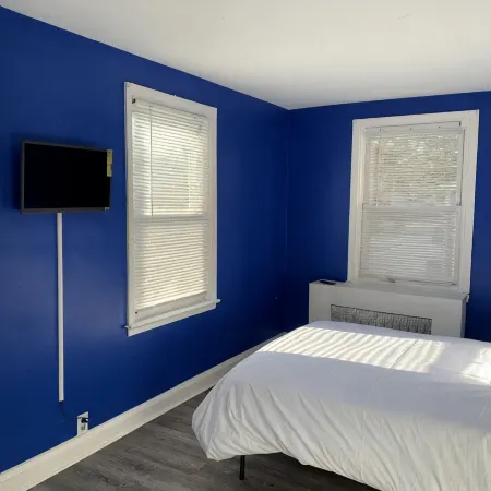 Royalty Homes - College Style 3 bedroom Apartment