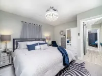 Melrose Pet-Friendly 3BR. Feel like royalty Hotels in Vista