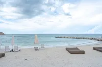 "Idle Time on the Bay Visually Charming and newly refurbished apartment - 2-Star