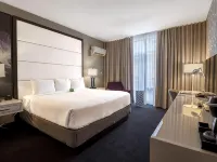 Tryp by Wyndham Savannah Downtown/Historic District Hotels near Thompson Recreation Center