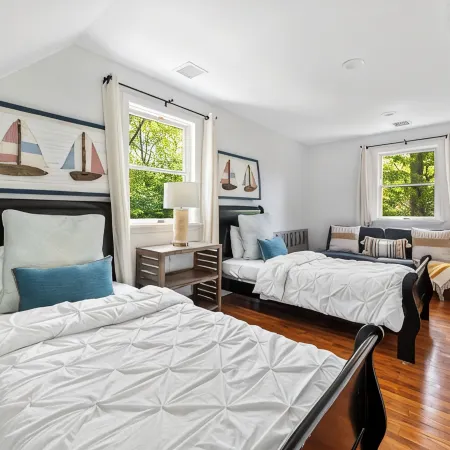 Blackberry: Private Home with Jacuzzi Year-Round
