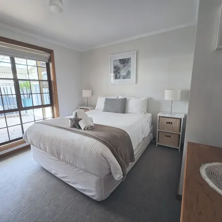 Relax on Ryan @ Robe · 100m to Beach, Cafés & Town