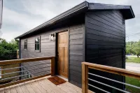 Couple's 2nd Story Lake House Retreat - Sup Boards + Bikes! - con encanto