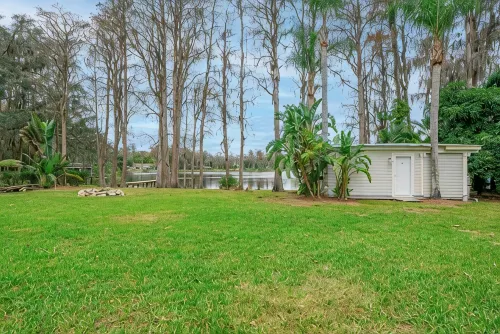 Lakefront Studio - Cozy - Stunning Views - Wifi