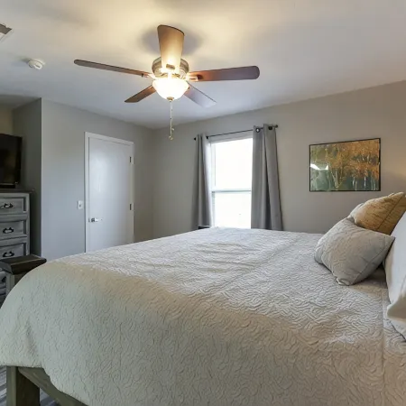 Mercy's Hideaway - Open Pool! Relaxing & Chic! Prime Location w/ Natural Views!