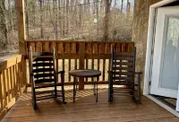 Black Bear Retreat • 2Bed 2Bath Cabin • Peaceful Retreat - Feriehus