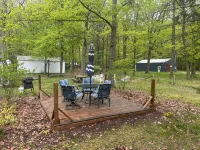 ‘Whispering Oaks’ Cottage with Lake Access, Outdoor Fire Pit and More! - Boutique