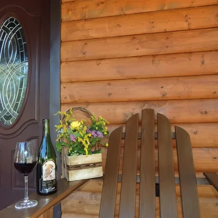 Log Cabin Retreat, Cayuga Wine Trail, Dogs Welcome, Open Year-round
