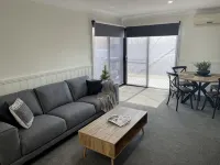 5 minute walk to Beach and close to Dromana - Wi-Fi