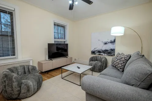 Cozy Corner: Midtown Convenience - Wifi