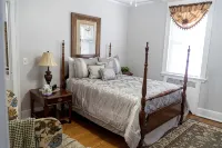 The Vine--4 Bedrooms - Wifi