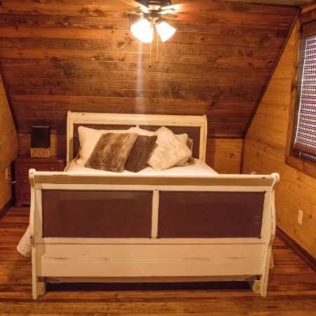 Cabin on Water!!GORGEOUS! Best property on the Caddo River In Glenwood Arkansas!