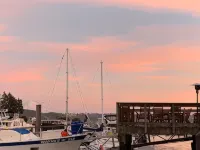 Spacious 46' Yacht: Luxury, kayaks, walk to town - Wifi