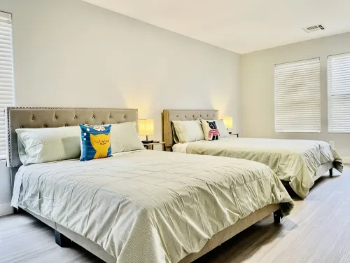 Stunning 5BR Mint Retreat Office & Accessible Bath - Homestay