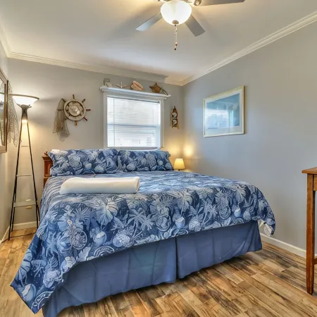 Beautiful 4 bedroom 2 full bathroom close to everything!