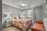 Centrally located Arvada Home - 3つ星