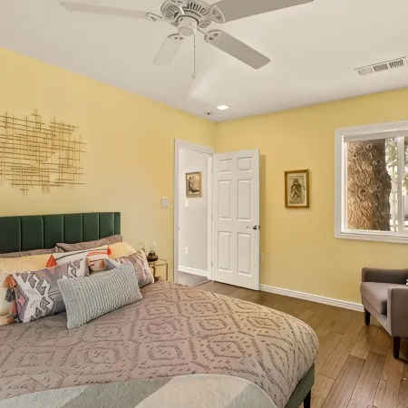 Quiet, Beautiful One Bedroom
