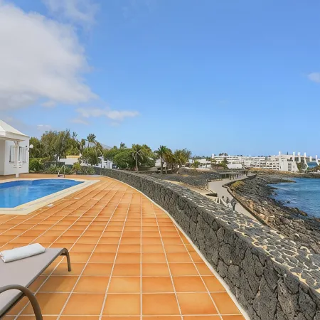 CASA ELENA EXCELLENT VIEWS NEXT TO THE SEA