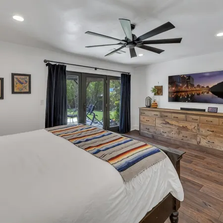 Private gated home, pool/hot tub, bbq, beach, families, summer vacation.