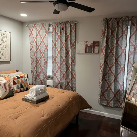 OTR!-5 Bedrooms-4 Baths-3 Parking Spots-2 Kitchens-Best House for Reunion/Groups