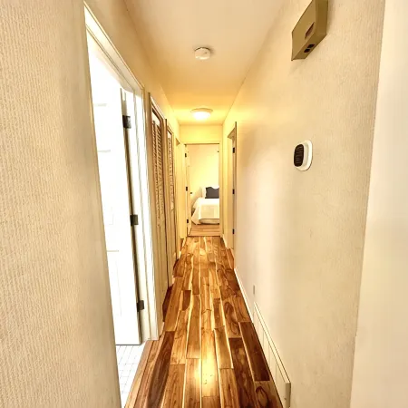 Secluded Serenity Lg 4beds, 2.5 bath near Downtown