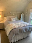 Main Street Farmhouse! - 3-نجوم