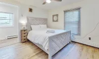 Charming 3 Bedroom Beach Front Cottage - 3-Star