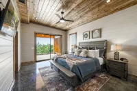 New Epic Mountain Top Cabin/Stargazer's Dream/Families or Weddings/Hot Tub - 4-Star