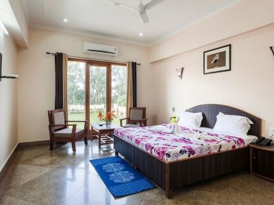Geetanjali Hotel & Motel