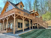 New cabin with king size bedrooms, en suite bathrooms, smart TV, decks & views. - Chalets