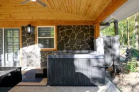 Romantic honeymoon cabin with hot tub! - Romantic