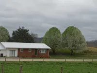 Between Fall Creek Falls, Burgess Falls and Rock Island State Parks - Homestays