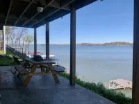 Welcoming and Cozy 2 bedroom KY lake cottage * Beautiful Views! - 4 étoiles